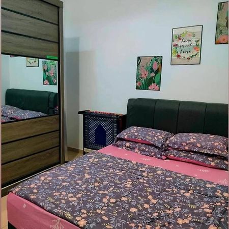 Aiman'S Rose Homestay Teluk Panglima Garang Kültér fotó