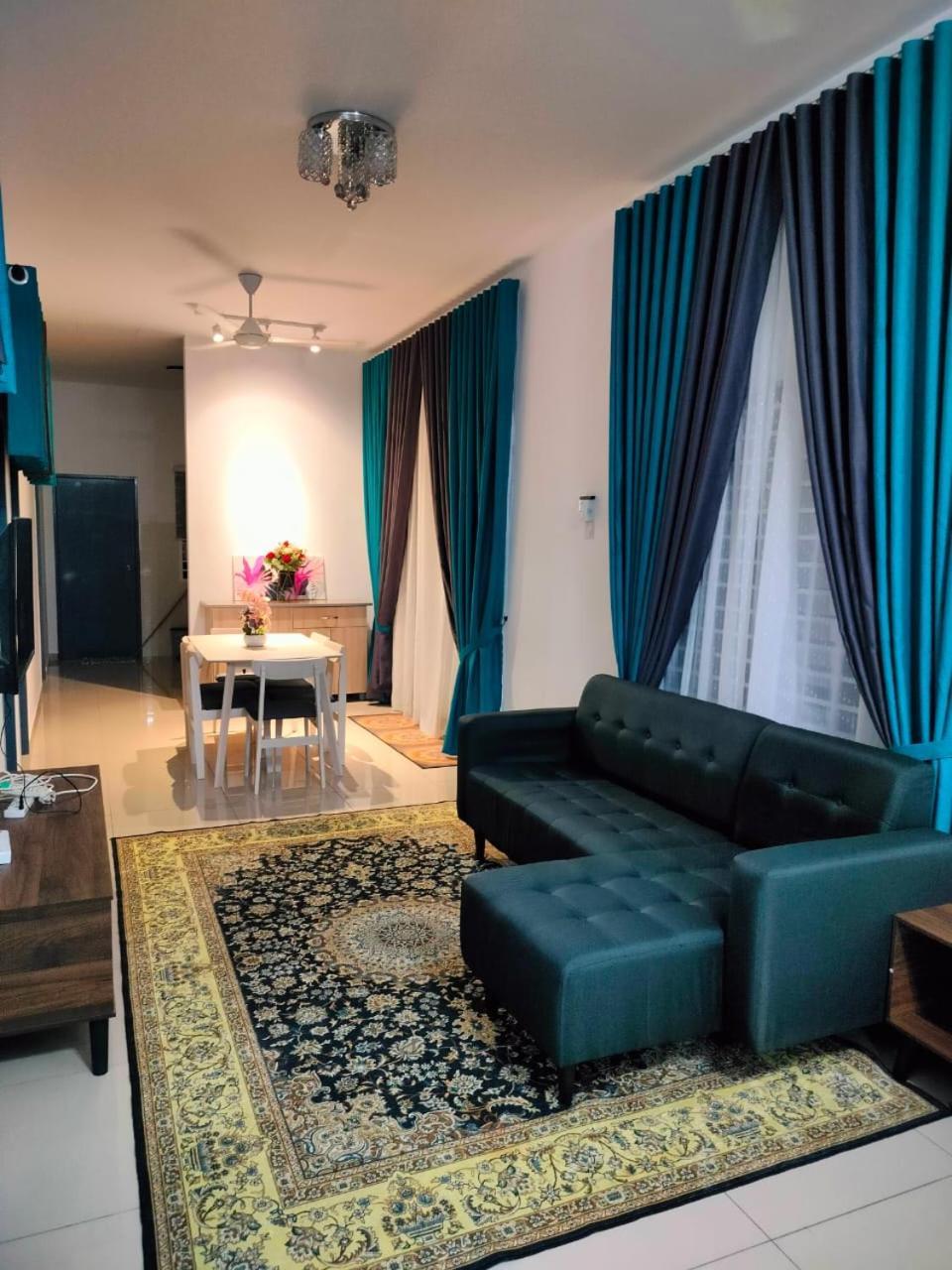 Aiman'S Rose Homestay Teluk Panglima Garang Kültér fotó