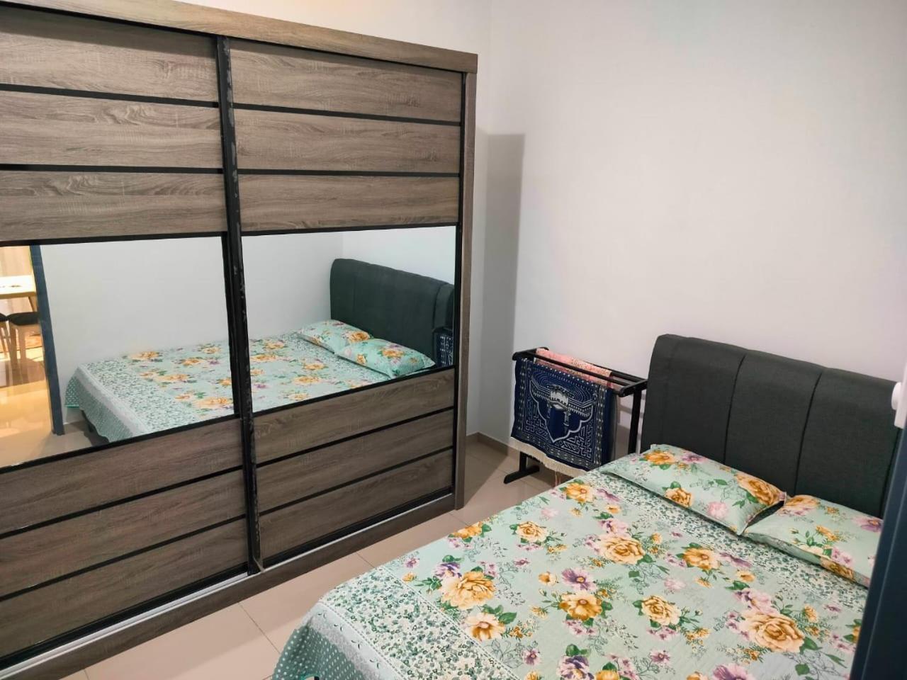 Aiman'S Rose Homestay Teluk Panglima Garang Kültér fotó